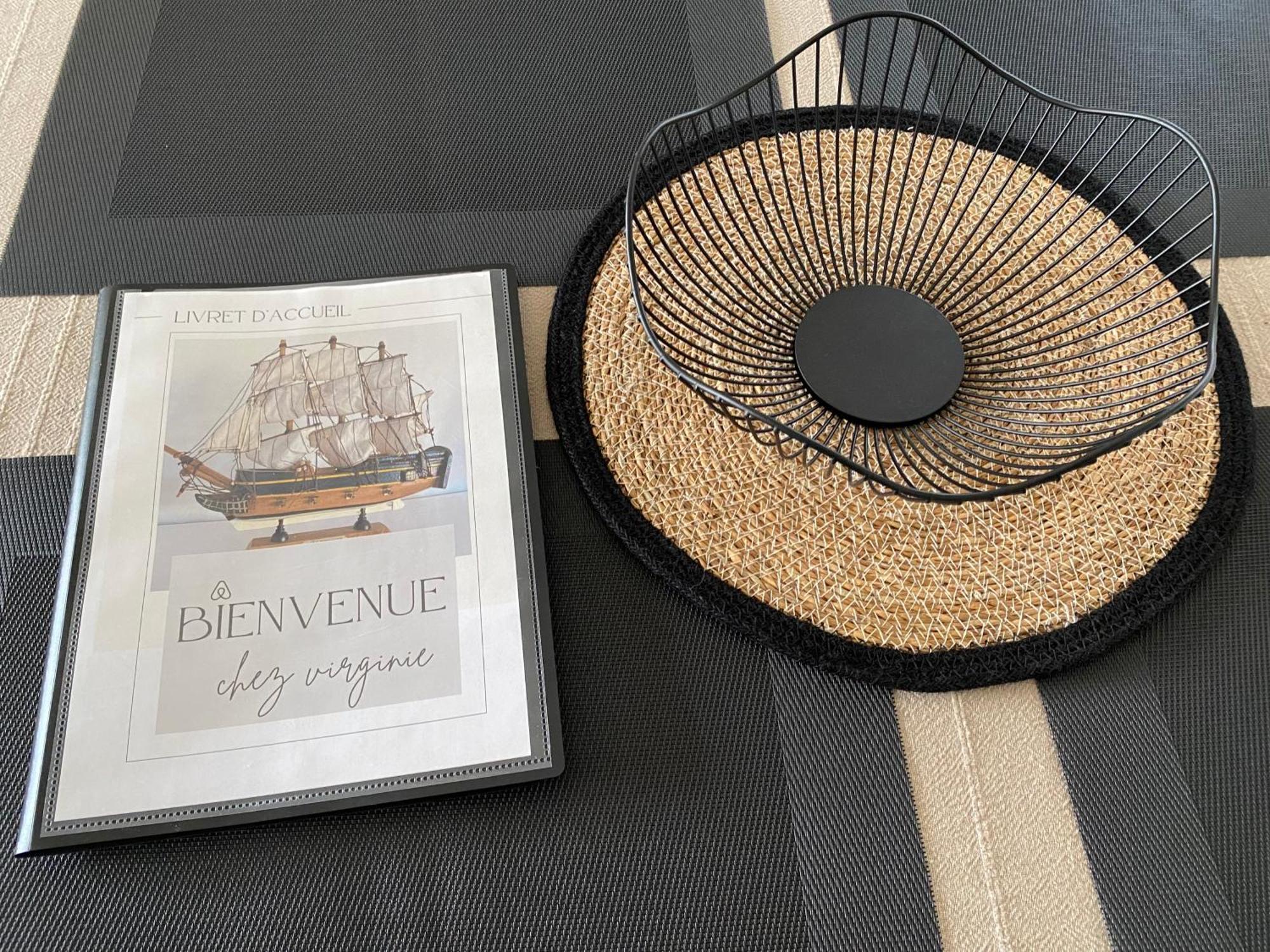 Chez Virginie : Appartement Lumineux Au Calme. Фрежус Екстер'єр фото